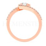 Anillo de compromiso de oro rosa con diamantes