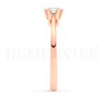 Anillo de compromiso de oro rosa con diamantes