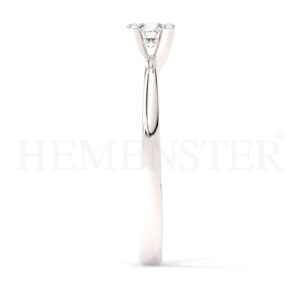 Anillo de compromiso de oro blanco con diamantes