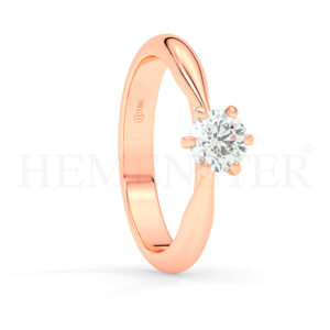 Anillo de compromiso de oro rosa con diamantes