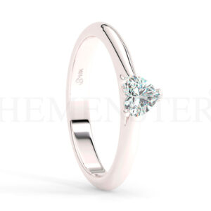 Anillo de compromiso de oro blanco con diamantes