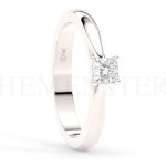 Anillo de compromiso de oro blanco con diamantes