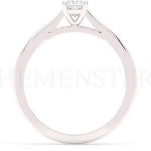 Anillo de compromiso de oro blanco con diamantes