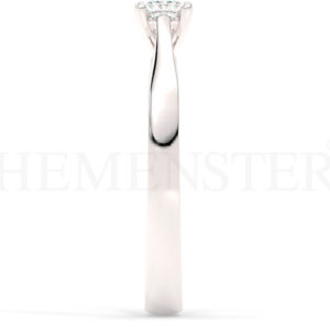 Anillo de compromiso de oro blanco con diamantes