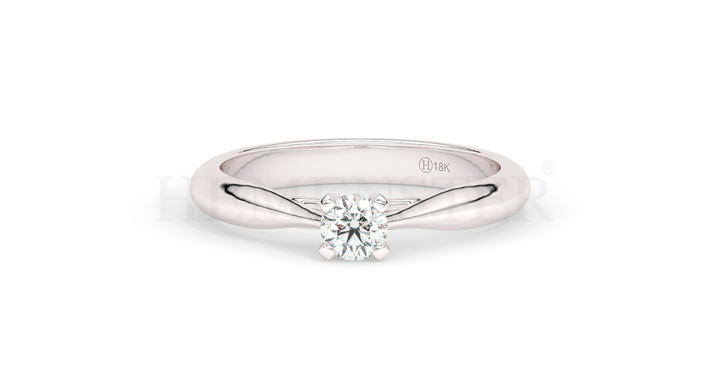 Anillo de compromiso de oro blanco con diamantes