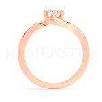 Anillo de compromiso de oro rosa con diamantes