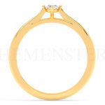 Anillo de compromiso de oro con diamantes