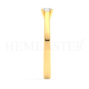 Anillo de compromiso de oro con diamantes