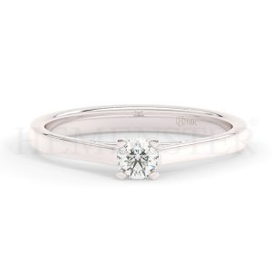 Anillo de compromiso de oro blanco con diamantes