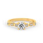Anillo de compromiso de oro con diamantes