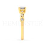 Anillo de compromiso de oro con diamantes
