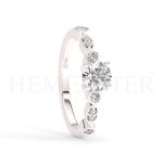 Anillo de compromiso de oro blanco con diamantes