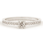 Anillos de compromiso de oro con diamantes