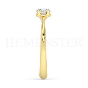 Anillos de compromiso de oro con diamantes