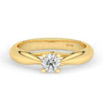 Anillos de compromiso de oro con diamantes