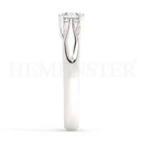 Anillos de compromiso de oro con diamantes