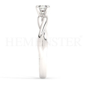 Anillos de compromiso de oro con diamantes