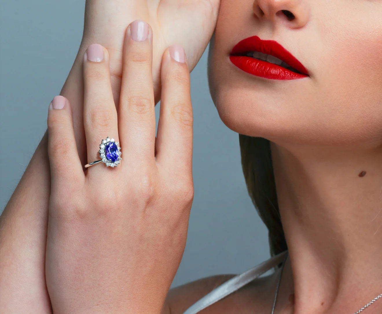 anillos de compromiso con gemas de color