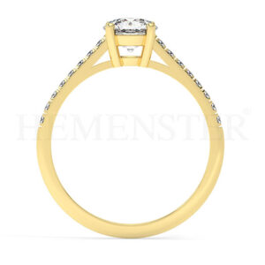 Anillos de compromiso de oro con diamantes