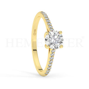 Anillos de compromiso de oro con diamantes