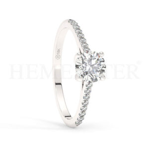 Anillos de compromiso de oro con diamantes