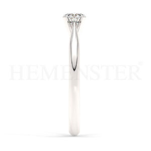 Anillos de compromiso de oro con diamantes