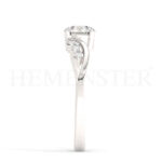 Anillos de compromiso de oro con diamantes