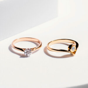 ANILLOS-CON-GEMAS-DE-COLOR