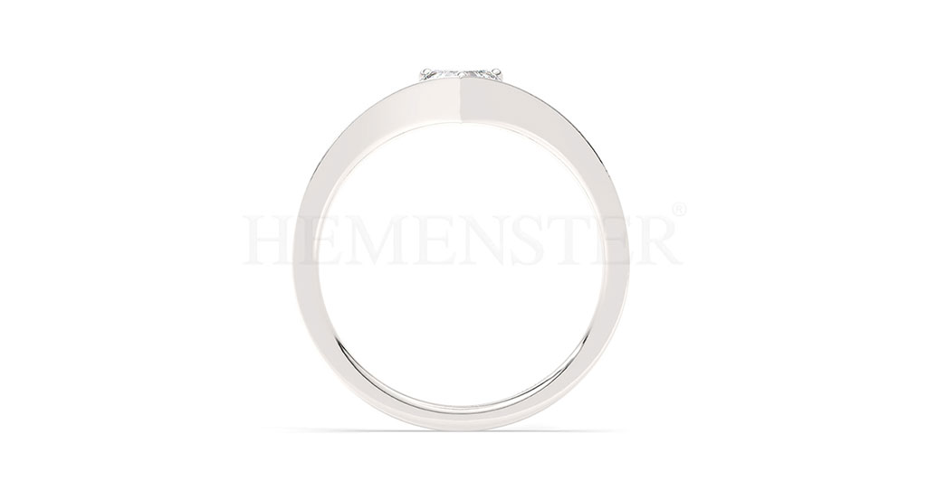 Anillo de oro con diamantes