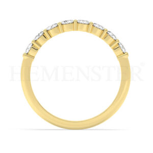 Anillo de oro con diamantes