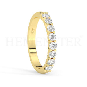 Anillo de oro con diamantes