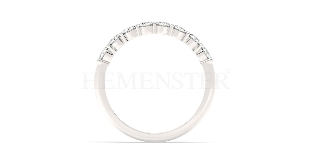 Anillo de oro con diamantes