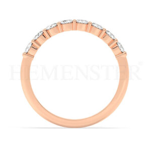 Anillo de oro con diamantes