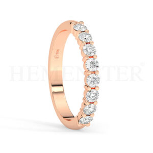 Anillo de oro con diamantes