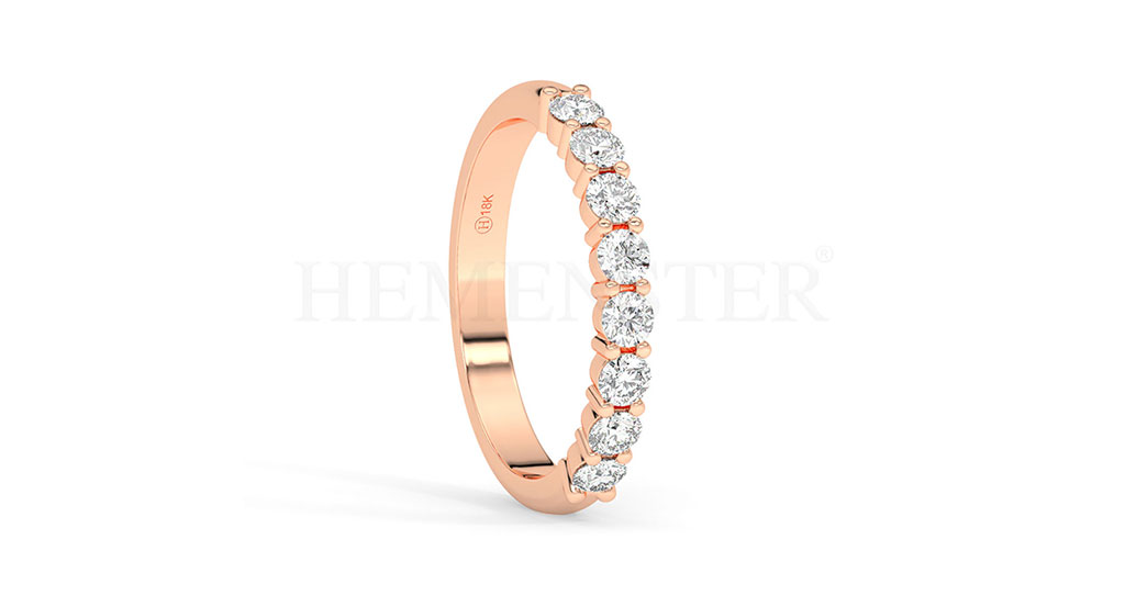 Anillo de oro con diamantes