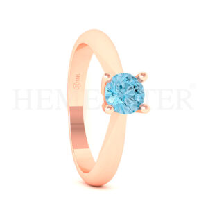 Anillo de oro con gemas de colores