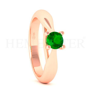 Anillo de oro con gemas de colores