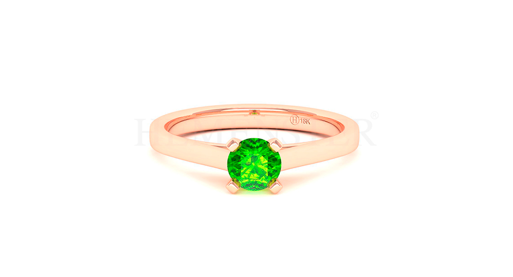 Anillo de oro con gemas de colores