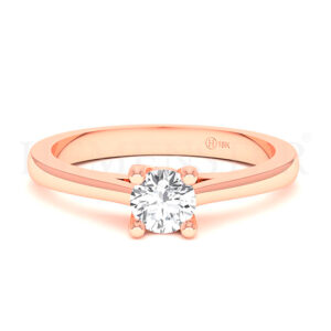 Anillo de oro con gemas de colores