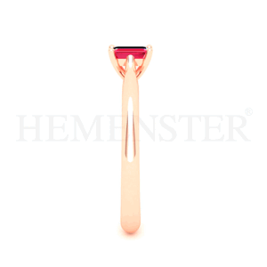 Anillo de oro con Rubi esmeralda