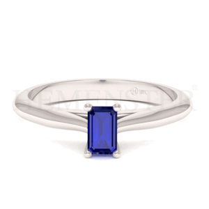 Anillo de oro con zafiro